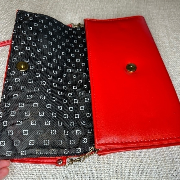 Clutch crossbody shoulder bag purse red removable strap envelope snap closure​​ - Picture 11 of 13